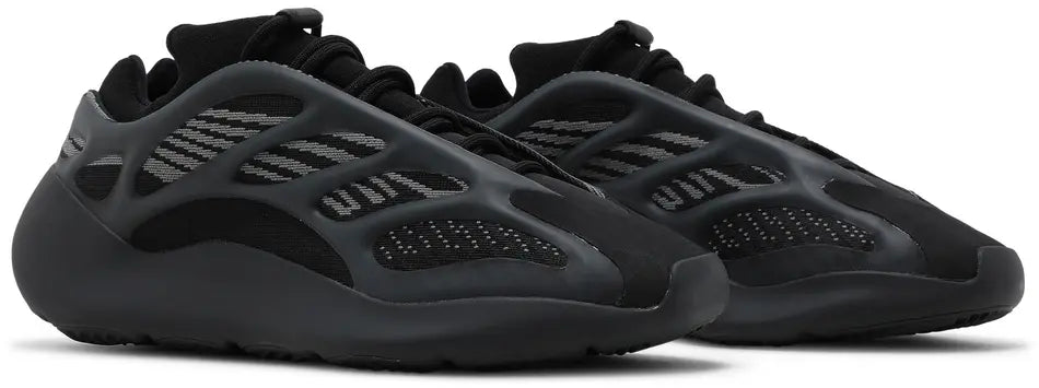 Yeezy 700 V3 Noir - image 5