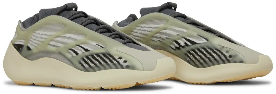Yeezy 700 V3 Grey - image 5
