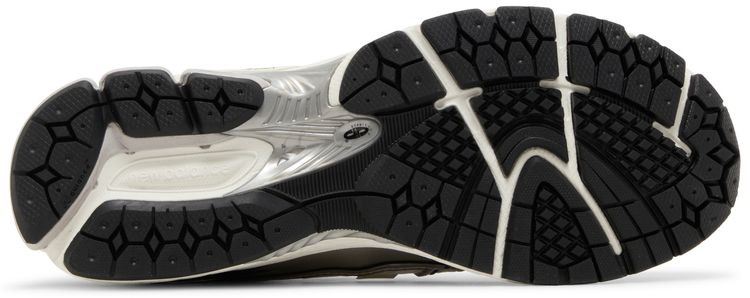 Chaussures New Balance 1906R Silver Metallic Black – Luxery Shop