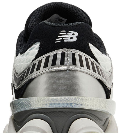 Chaussures New Balance 9060 Metallic – Luxery Shop