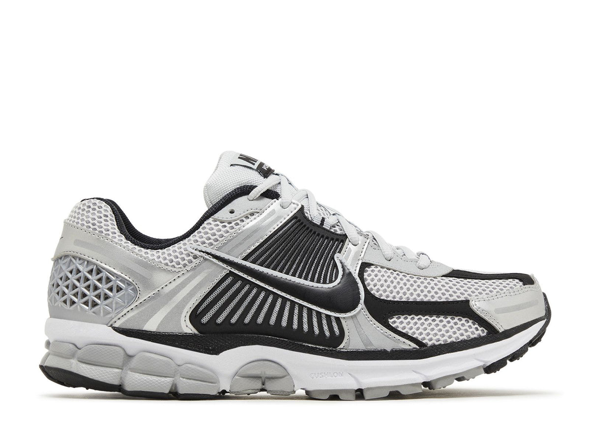 Nike Zoom Vomero 5 Metallic Silver Black — image du produit