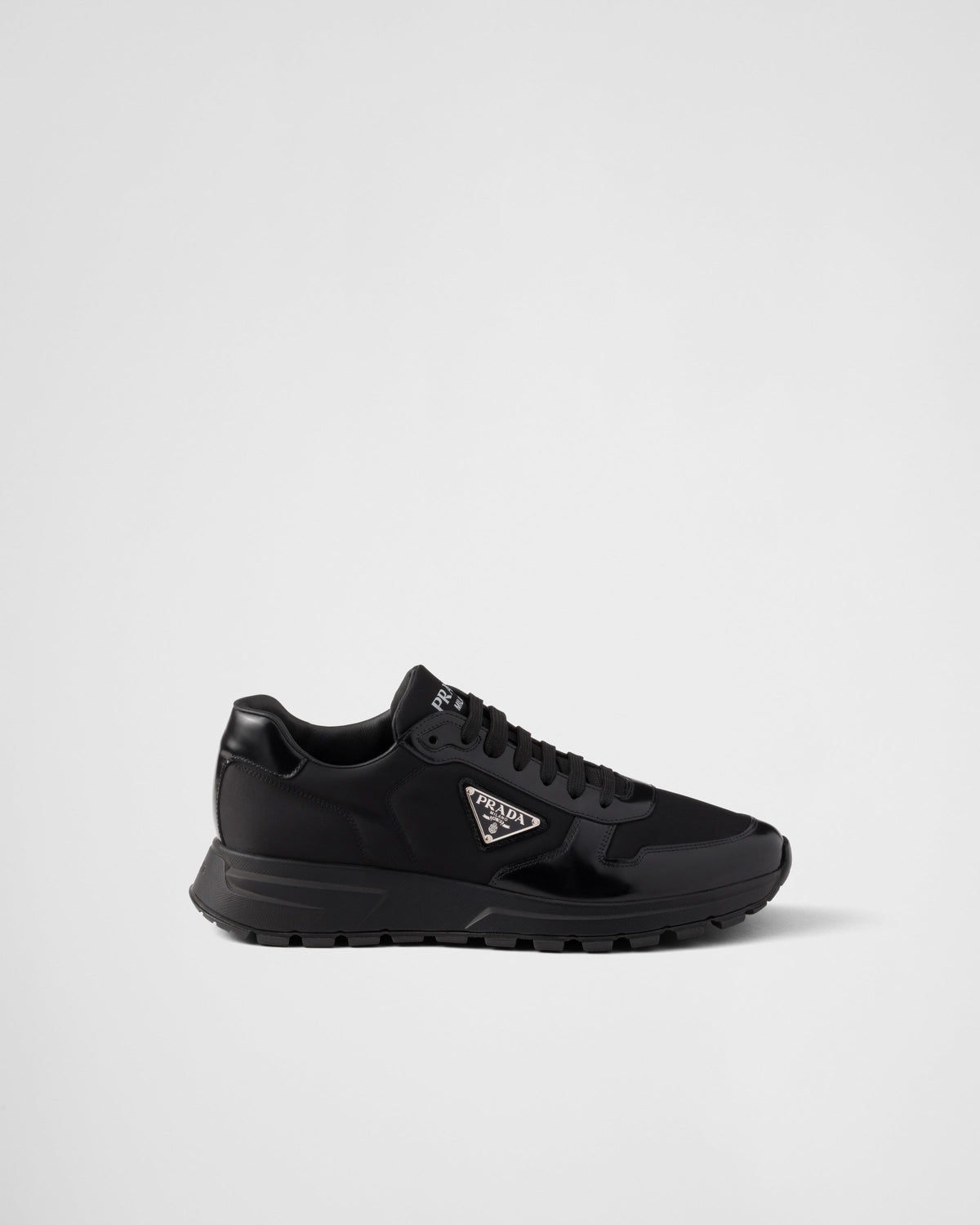 Basket Prada Noir en cuir brossé - basket Prada