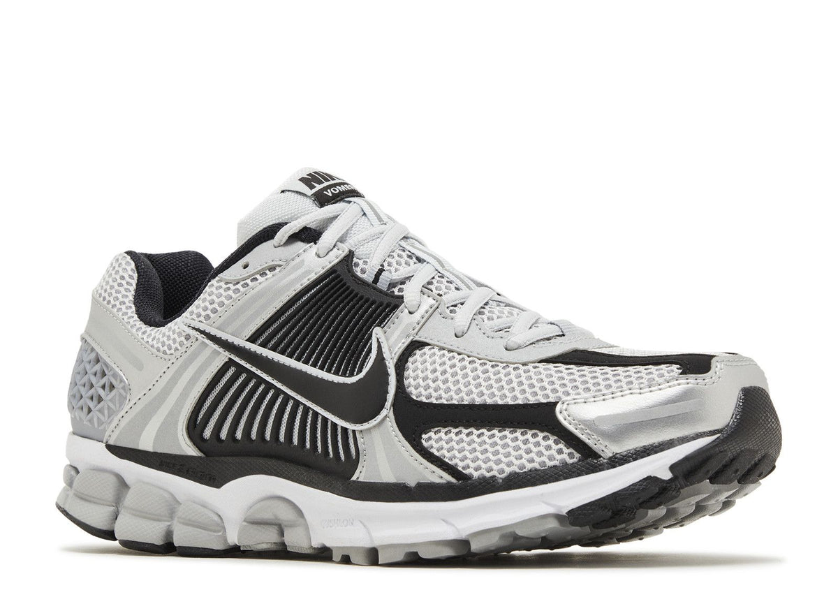 Nike Zoom Vomero 5 Metallic Silver Black — image du produit