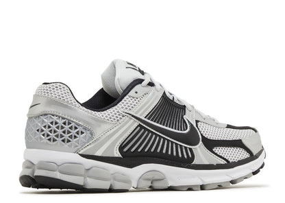 Nike Zoom Vomero 5 Metallic Silver Black — image du produit