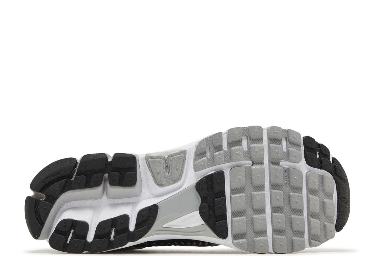Nike Zoom Vomero 5 Metallic Silver Black — image du produit