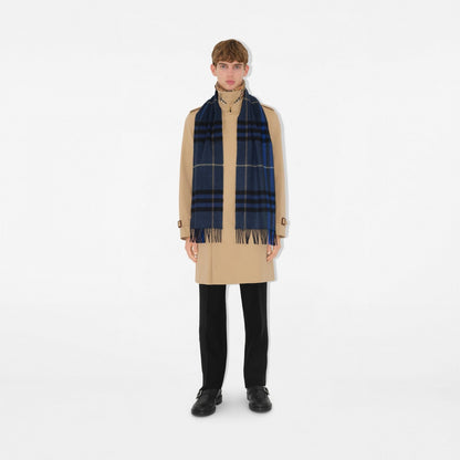 Echarpe en cachemire Burberry — image 3