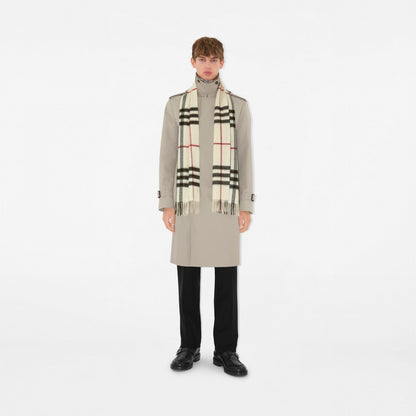 Echarpe en cachemire Burberry — image 2