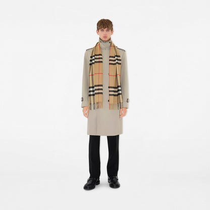 Echarpe en cachemire Burberry — image 4