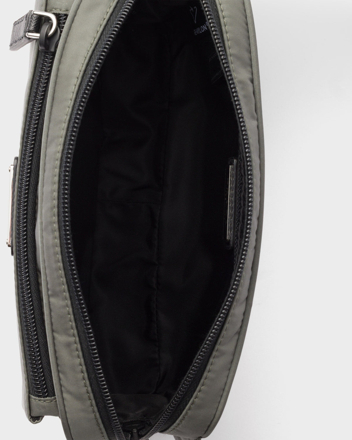 Sac banane en Re-Nylon et cuir Saffiano Prada — image 4