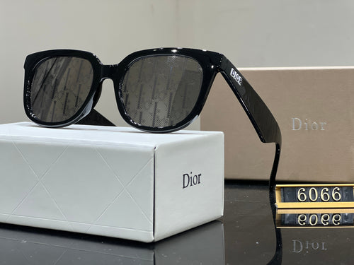Lunettes de soleil — image 1