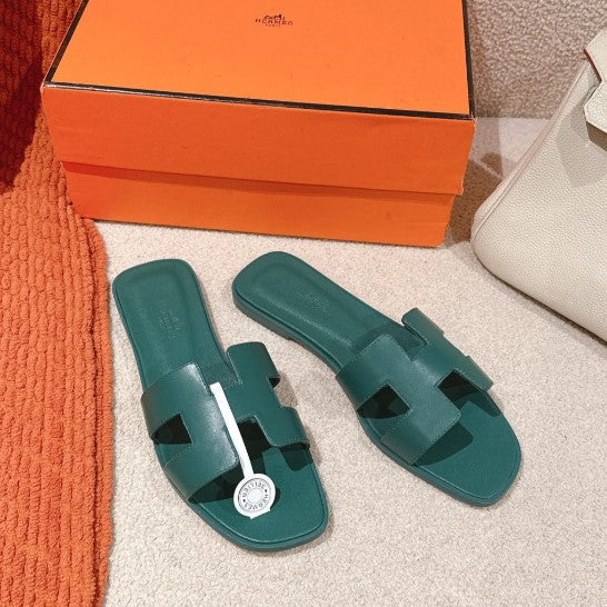 Hermes - Claquettes Vert Bouteille — image 7