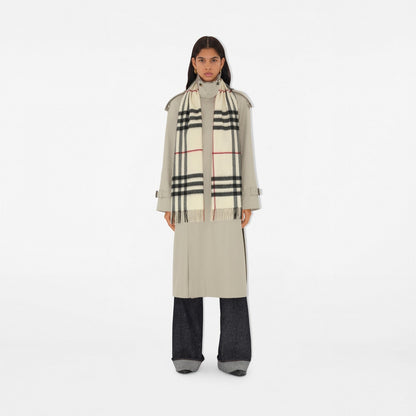 Echarpe en cachemire Burberry — image 3