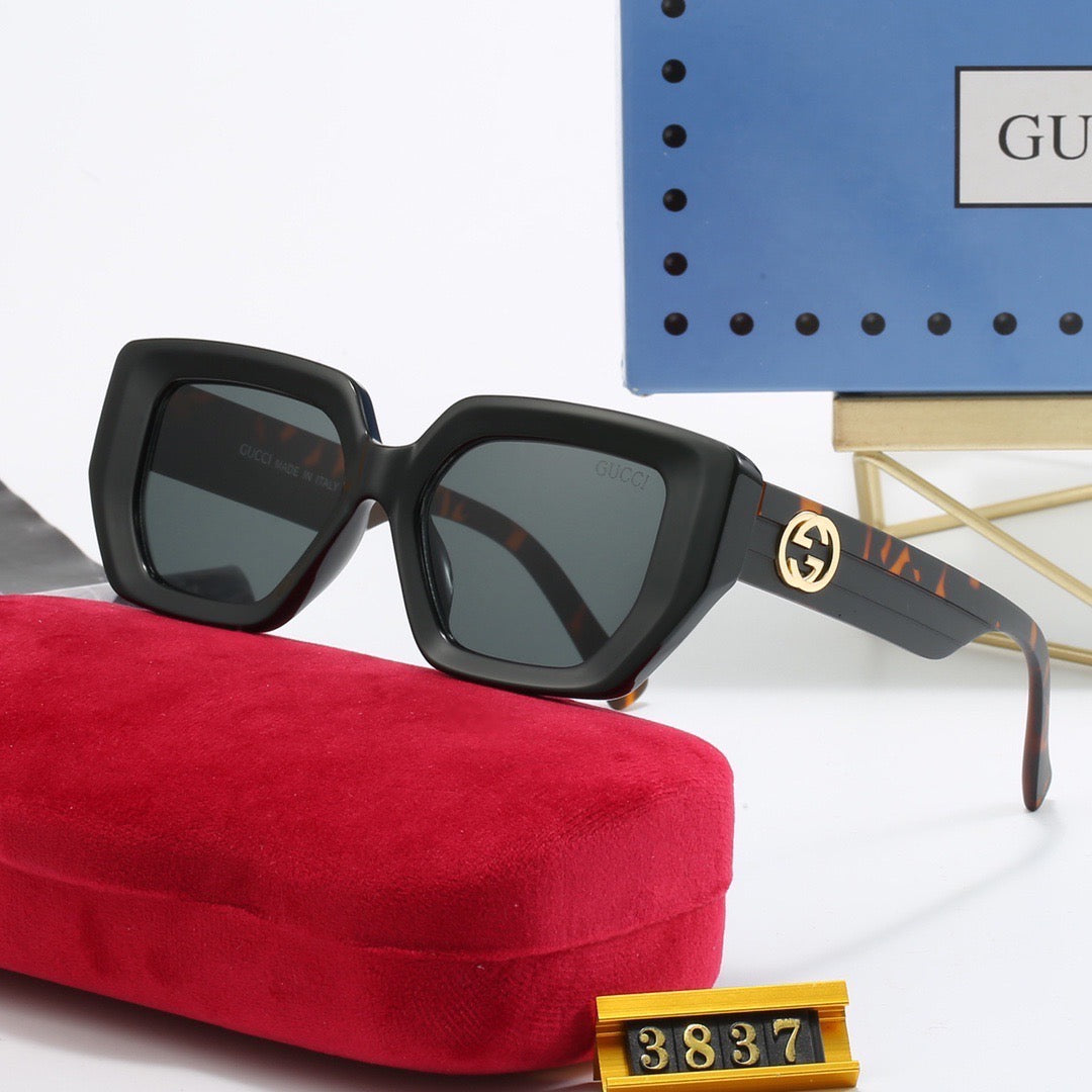 Lunettes de soleil — image 1