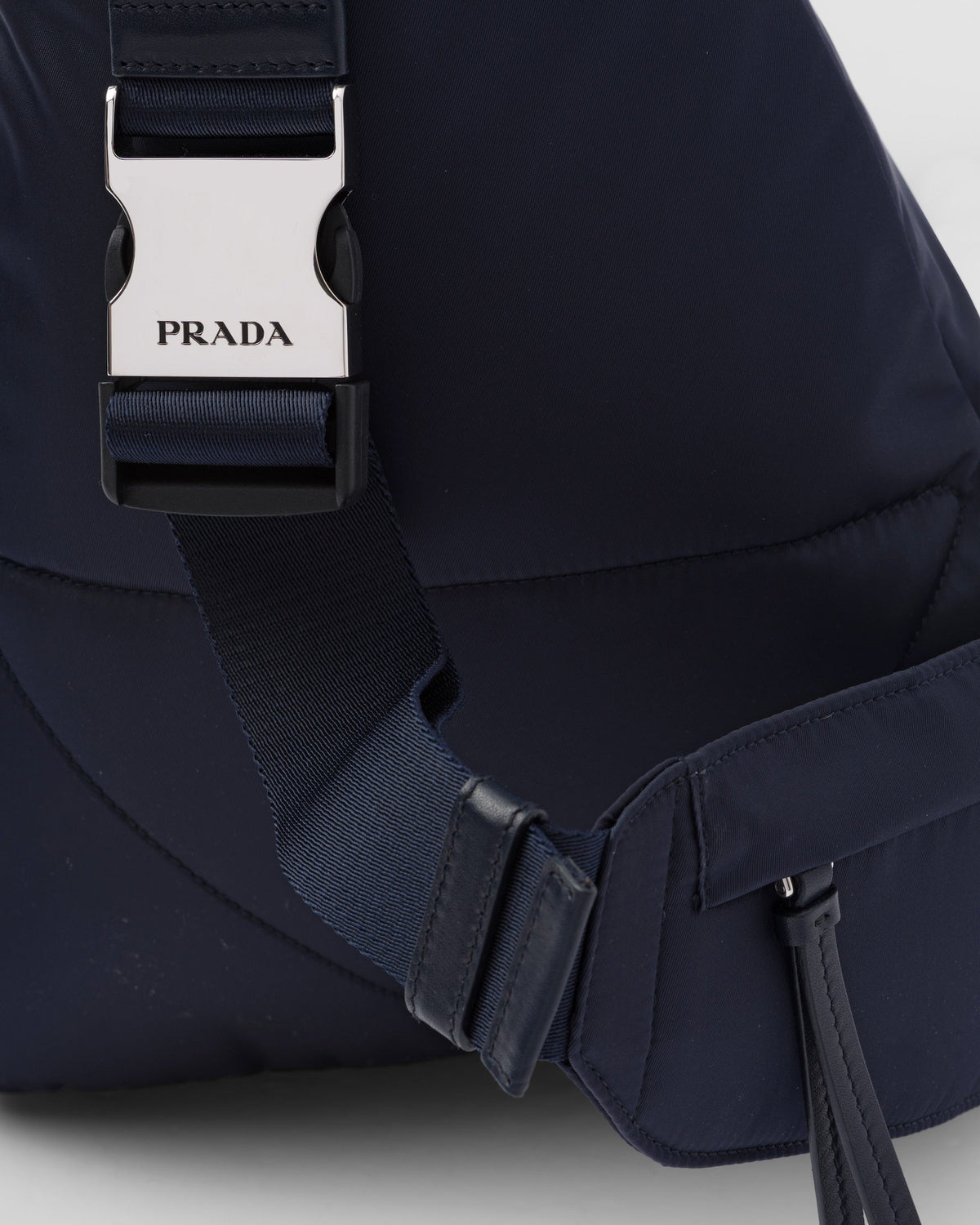 Sac à dos en Re-Nylon et cuir Prada — image 6