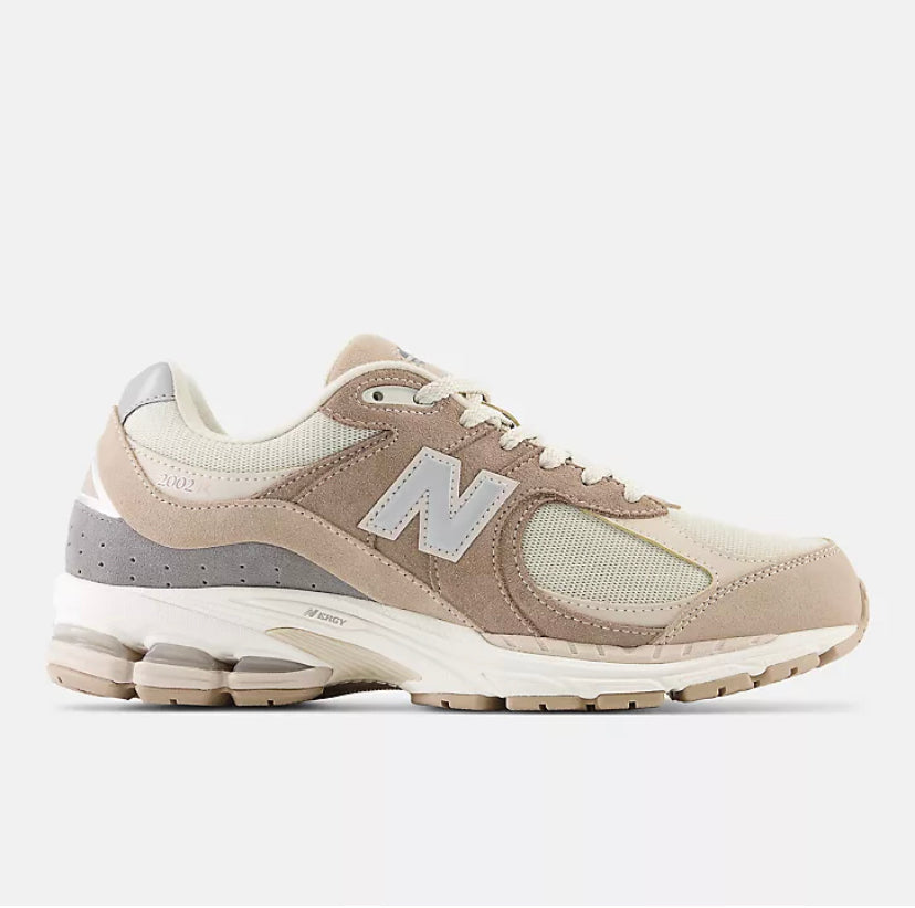 Chaussures New Balance 2002R Cream – Luxery Shop