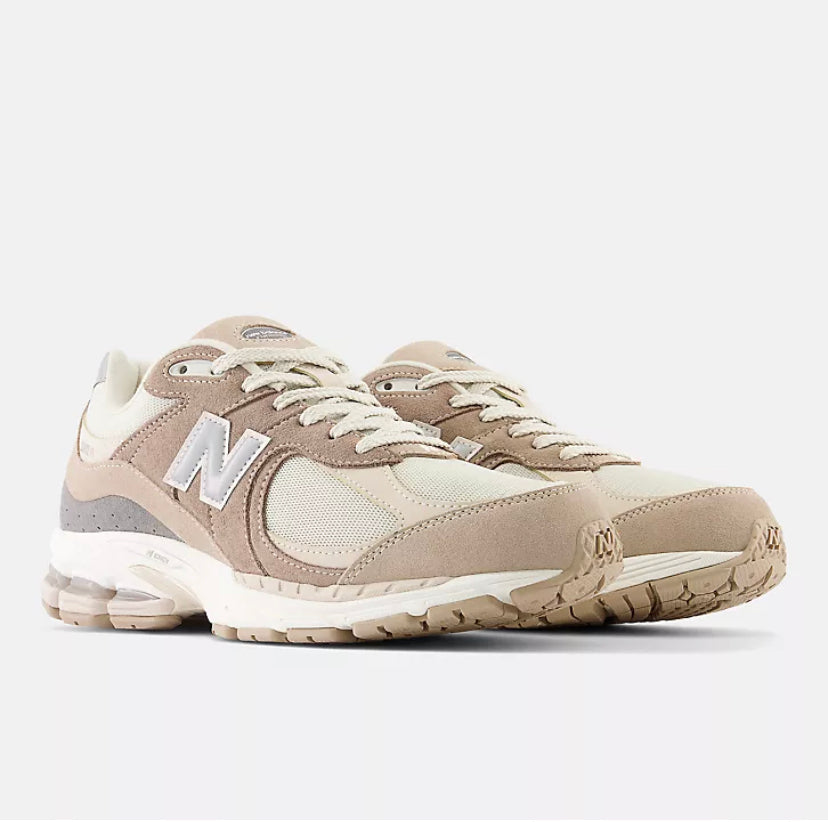 Chaussures New Balance 2002R Cream – Luxery Shop
