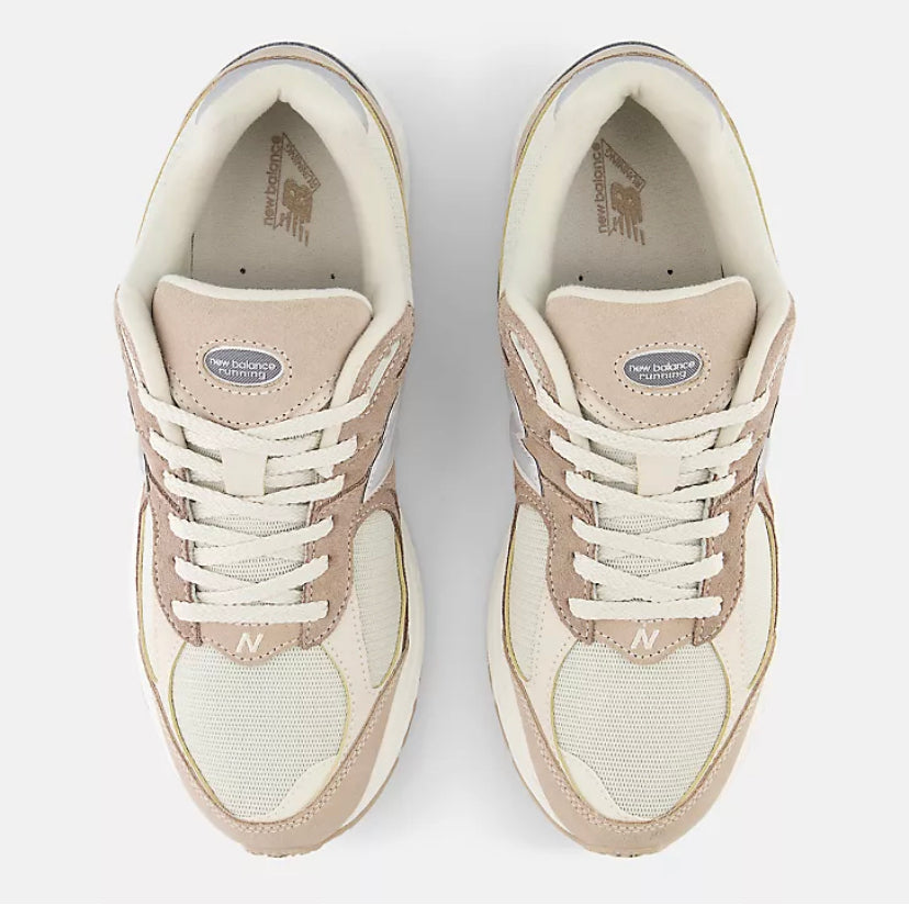 Chaussures New Balance 2002R Cream – Luxery Shop
