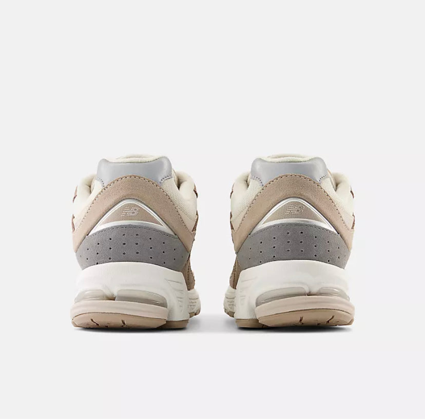Chaussures New Balance 2002R Cream – Luxery Shop