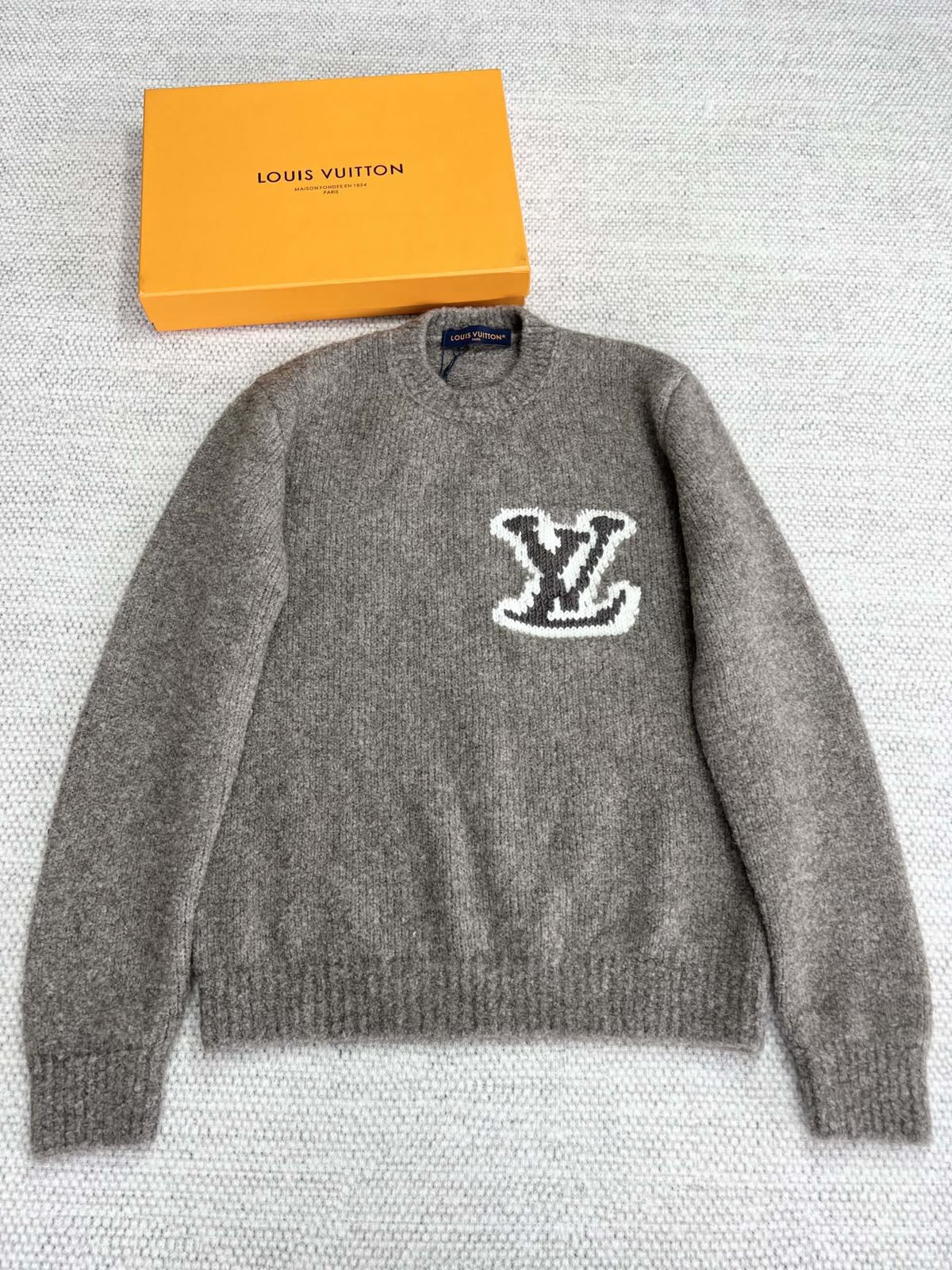Pull LV Gris — image 1