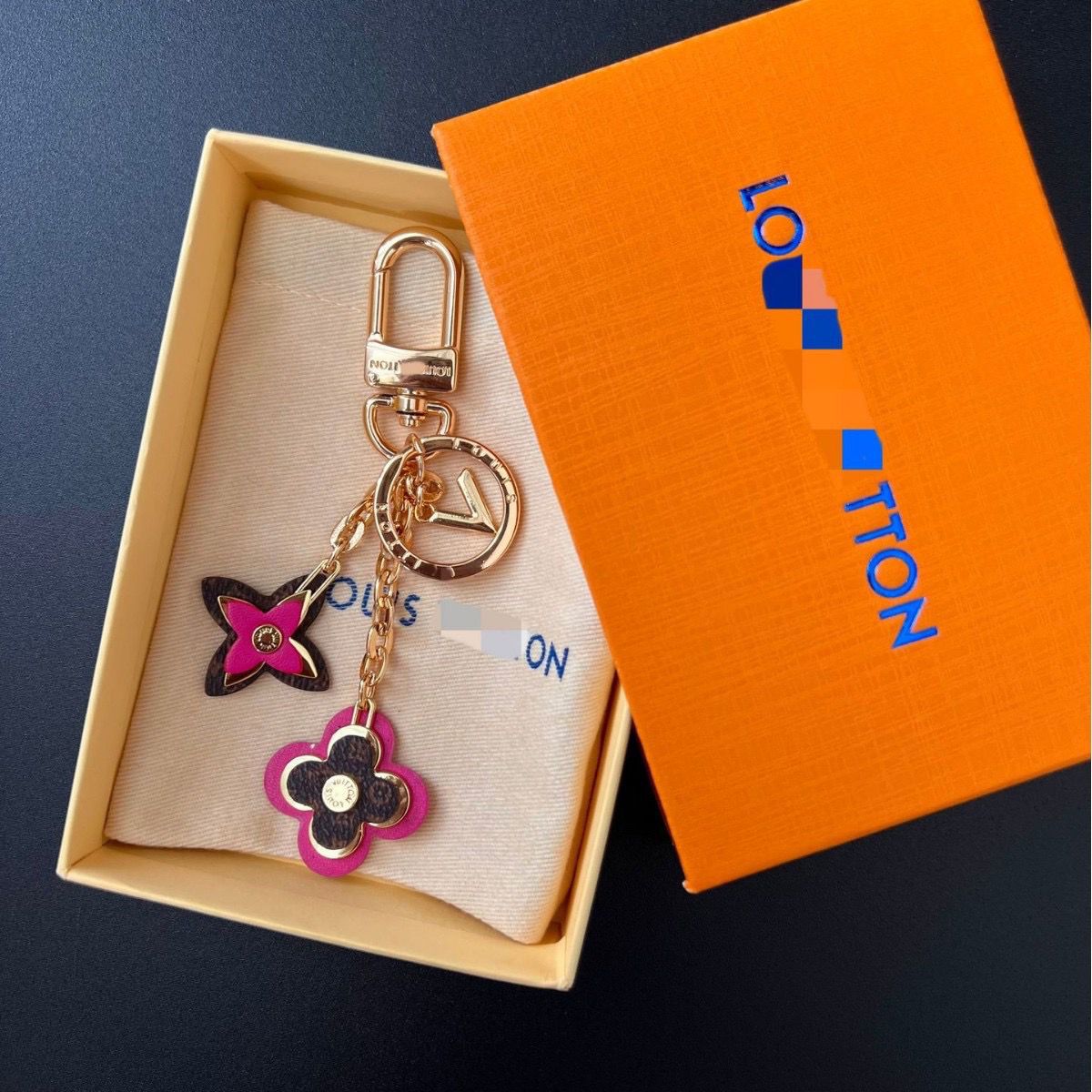 Accessoires LV — vue 2