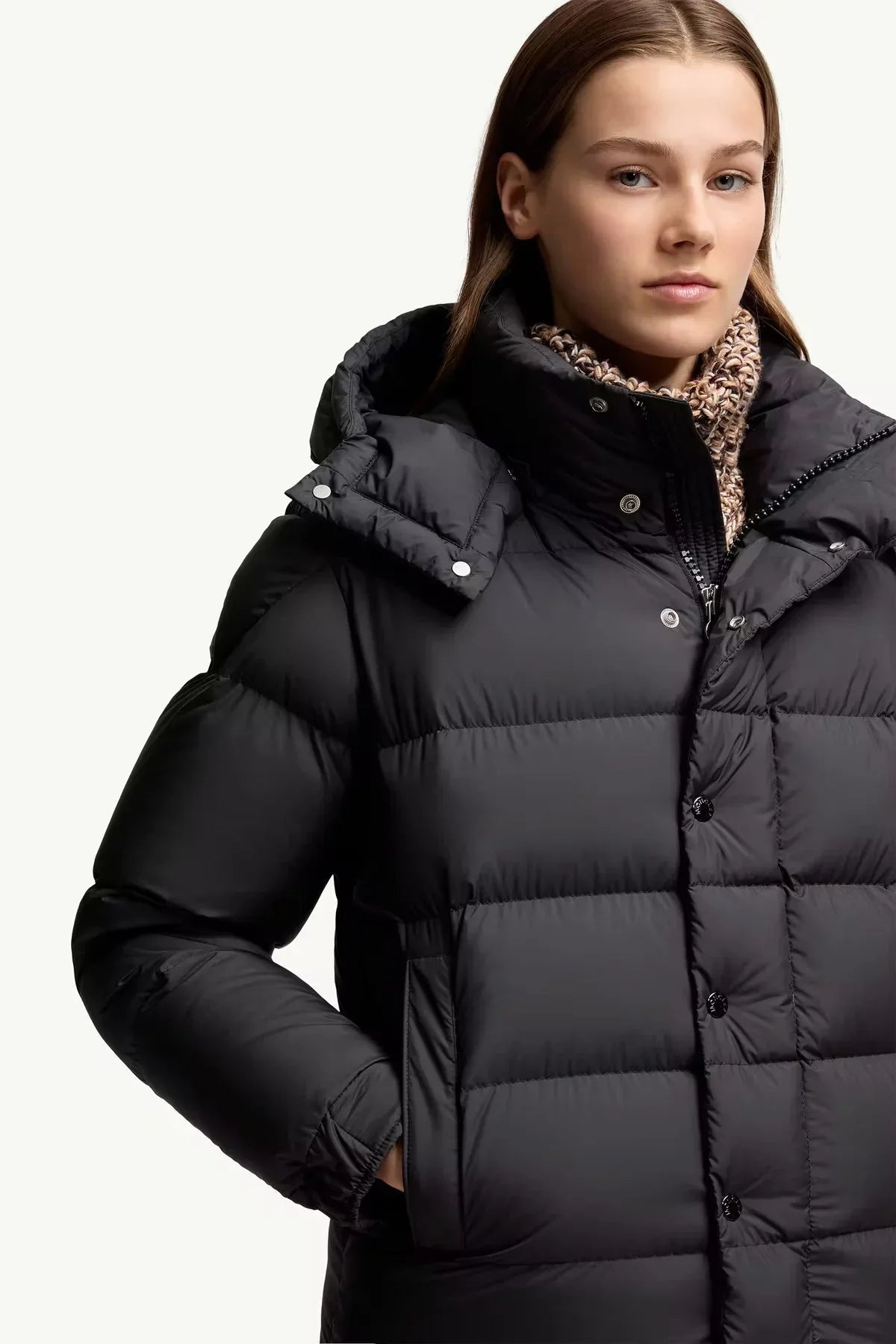 Doudoune courte à capuche Moncler Maya 70 – photo 4