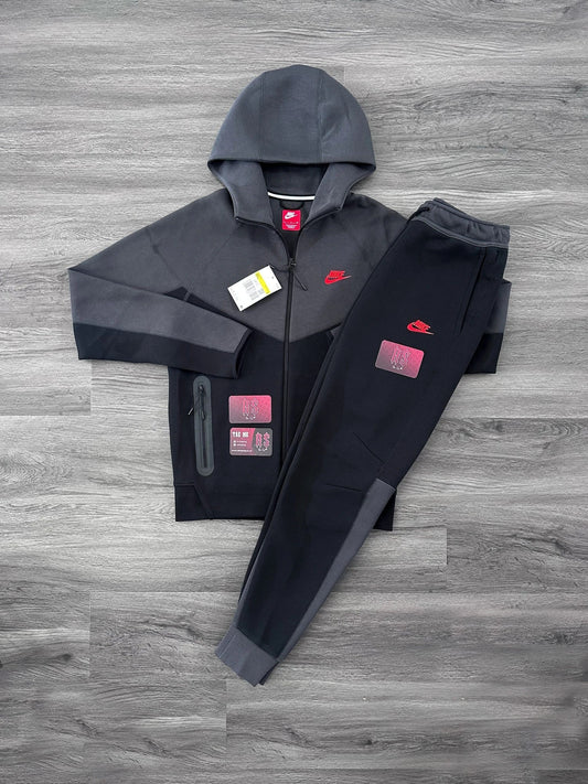 Nike Tech Fleece Tracksuit Black/Red S23 — image 1